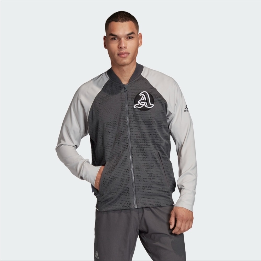 Adidas M VRCT PBLUE Jacket Men’s Size Medium